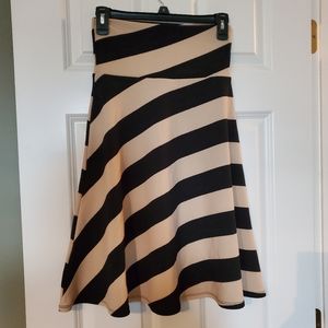 LuLaRoe Azure knee length skirt